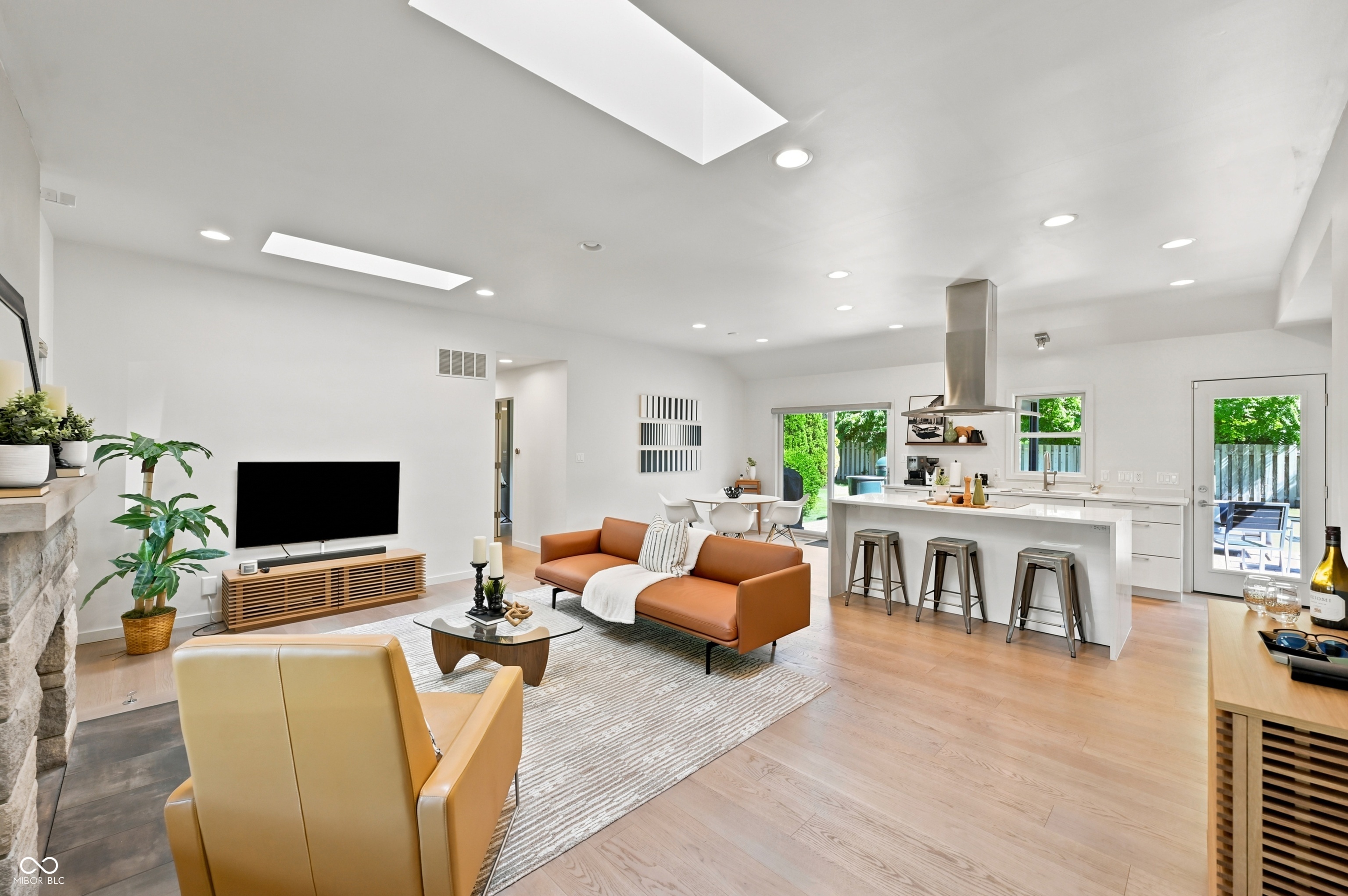 716 E 73rd Street