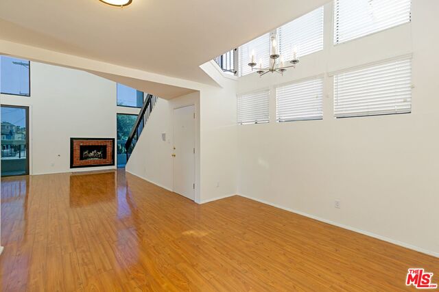 1910 Pacific AVE
