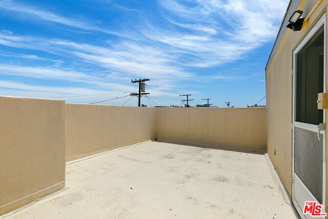 1910 Pacific AVE