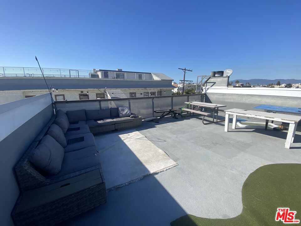 39 Clubhouse Ave Unit: B