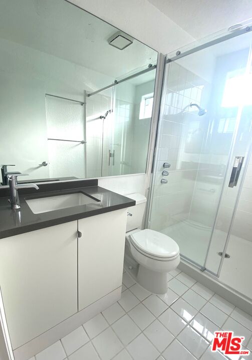 39 Clubhouse Ave Unit: B