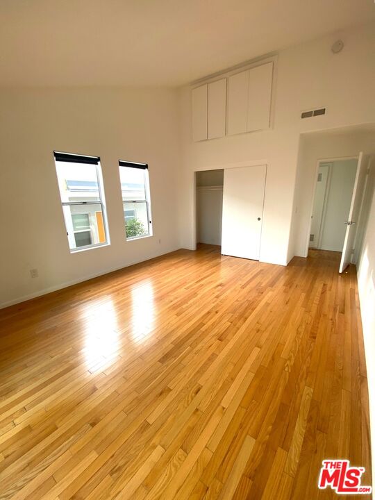 39 Clubhouse Ave Unit: B