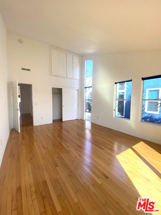 39 Clubhouse Ave Unit: B