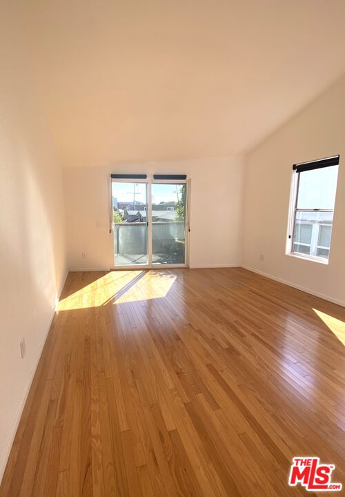 39 Clubhouse Ave Unit: B