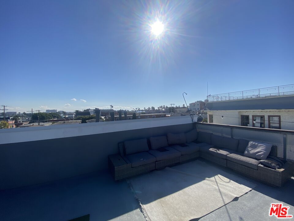 39 Clubhouse Ave Unit: B