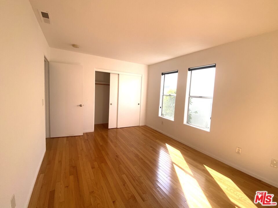 39 Clubhouse Ave Unit: B
