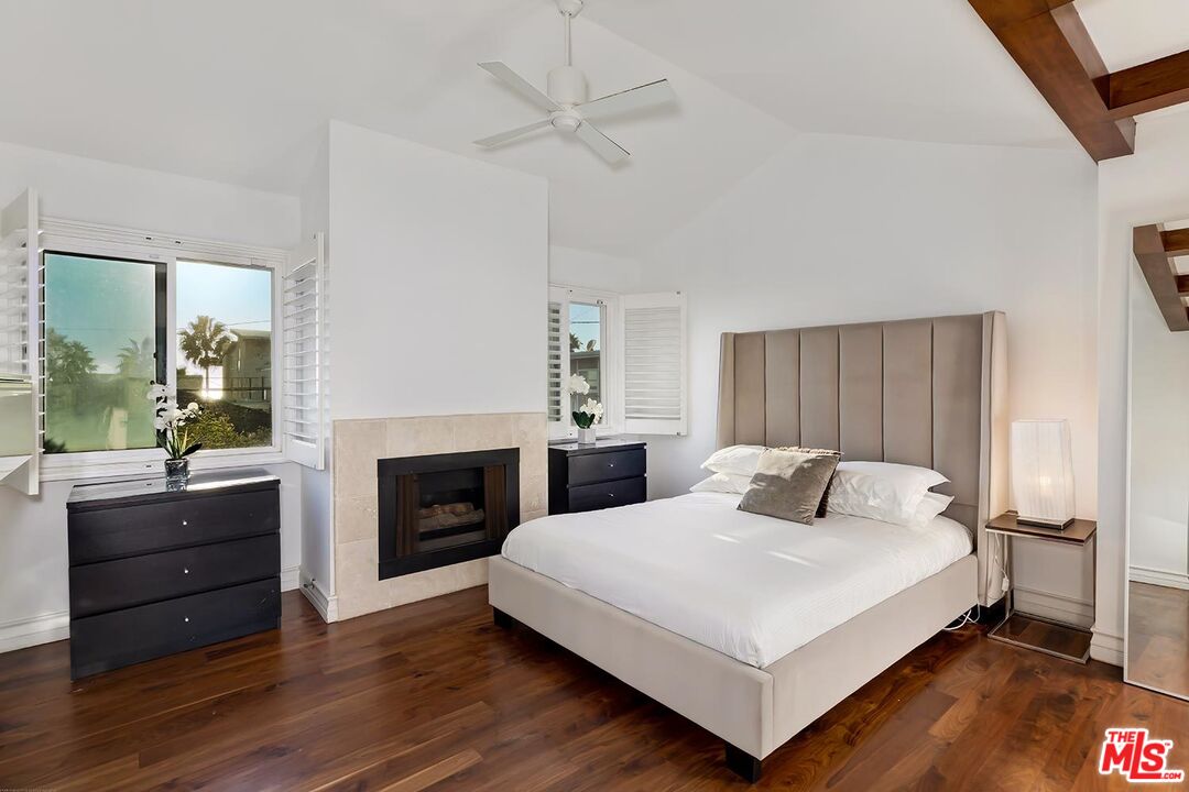 17 20TH AVE Unit: B