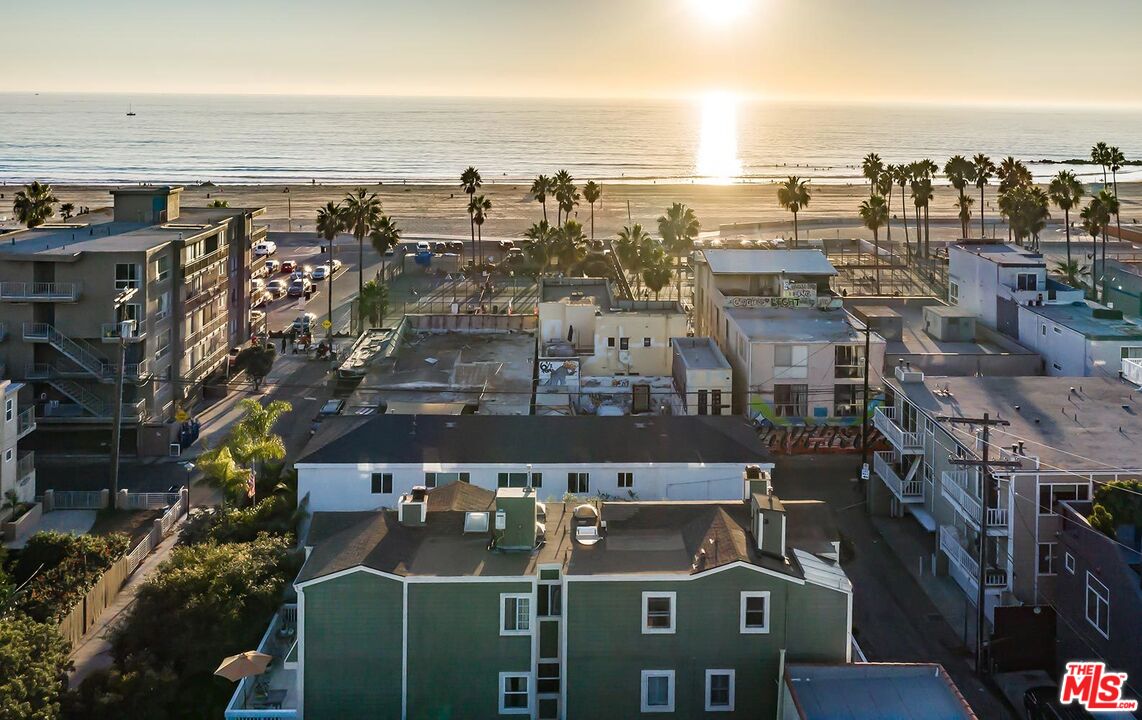 17 20TH AVE Unit: B