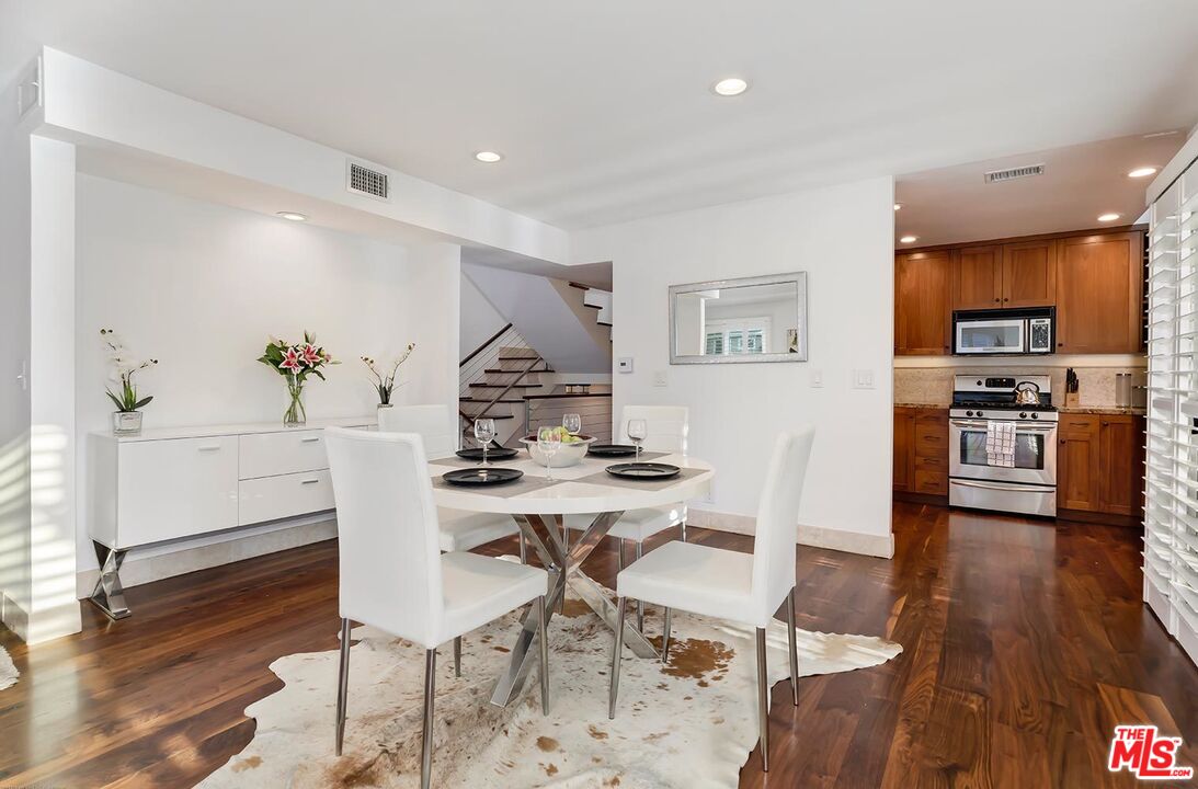17 20TH AVE Unit: B