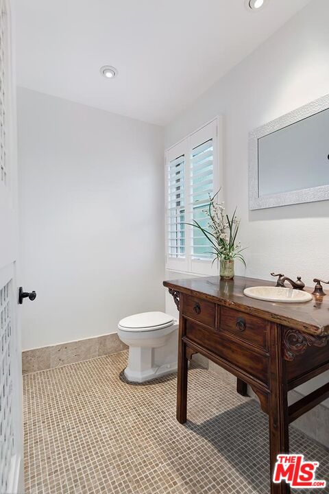 17 20TH AVE Unit: B