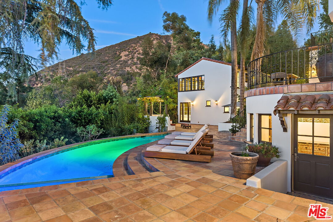 3527 Wonder View Dr
