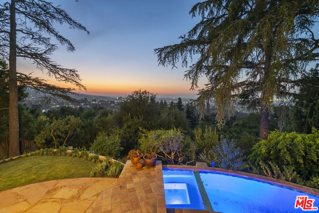 3527 Wonder View Dr