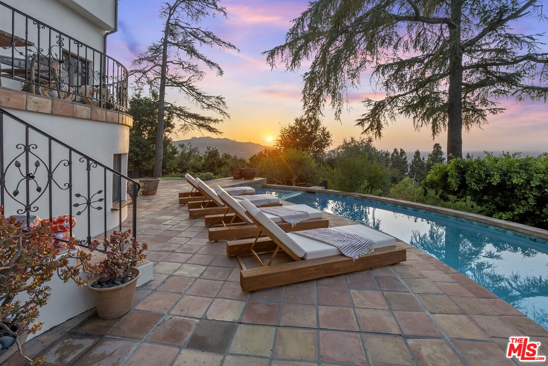 3527 Wonder View Dr