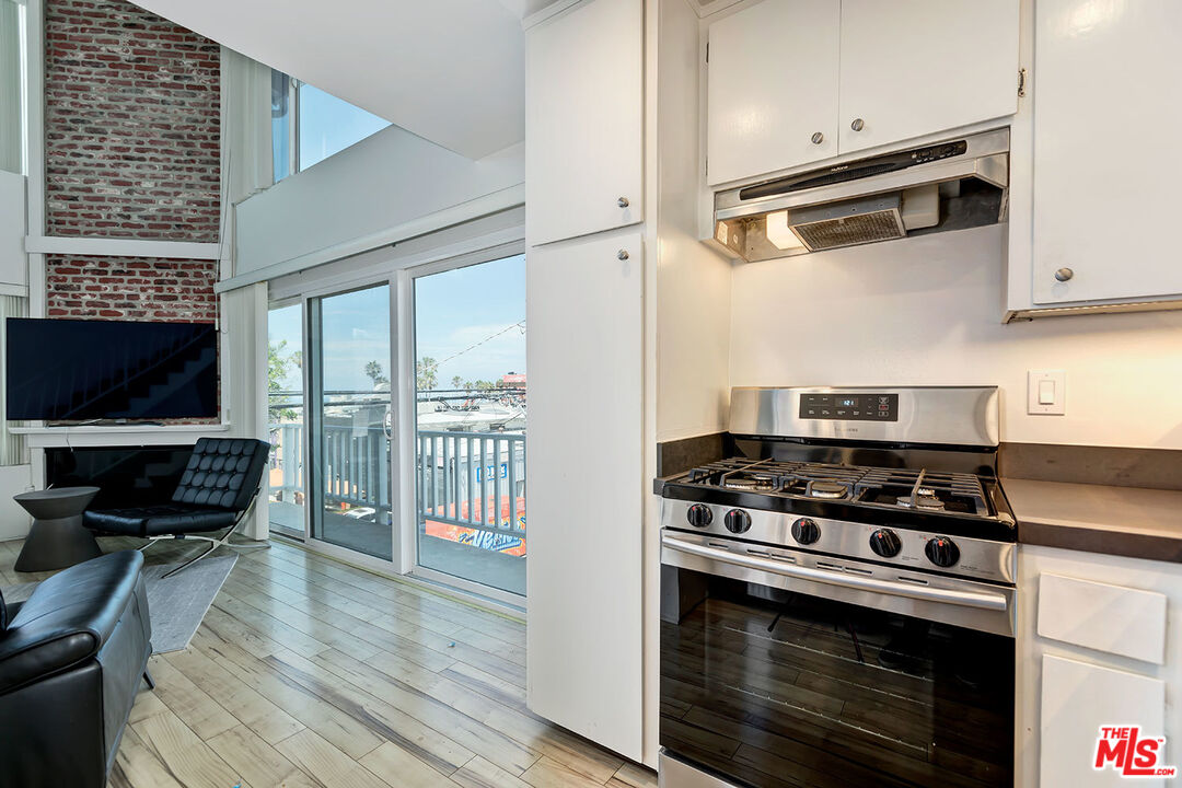 10 19TH AVE Unit: 7