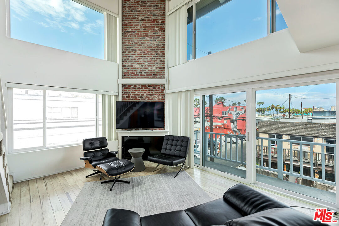 10 19TH AVE Unit: 7