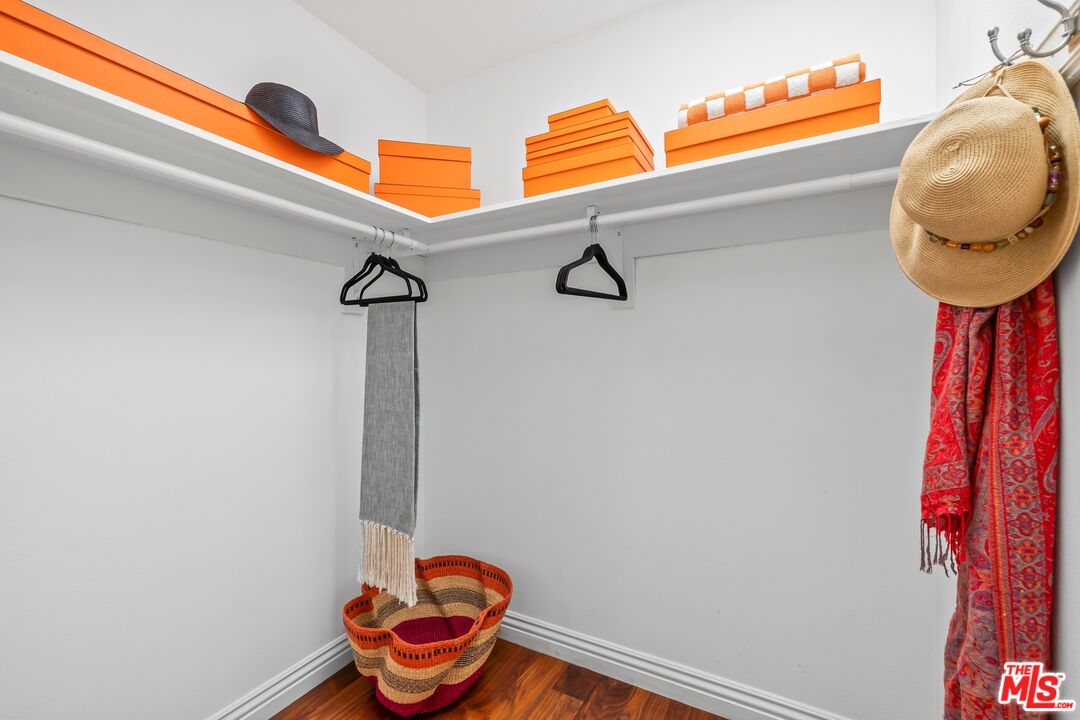 17 20th Ave Unit: B
