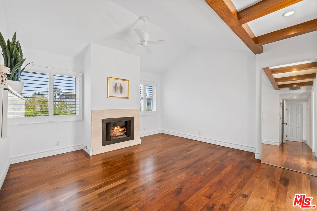 17 20th Ave Unit: B