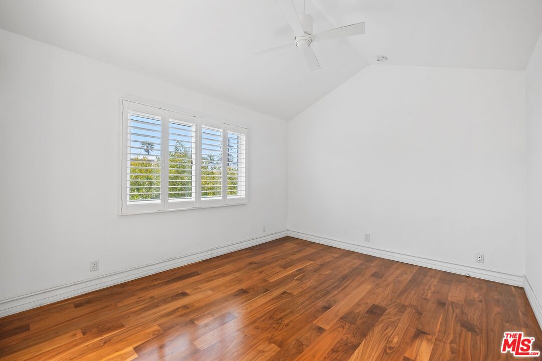 17 20th Ave Unit: B