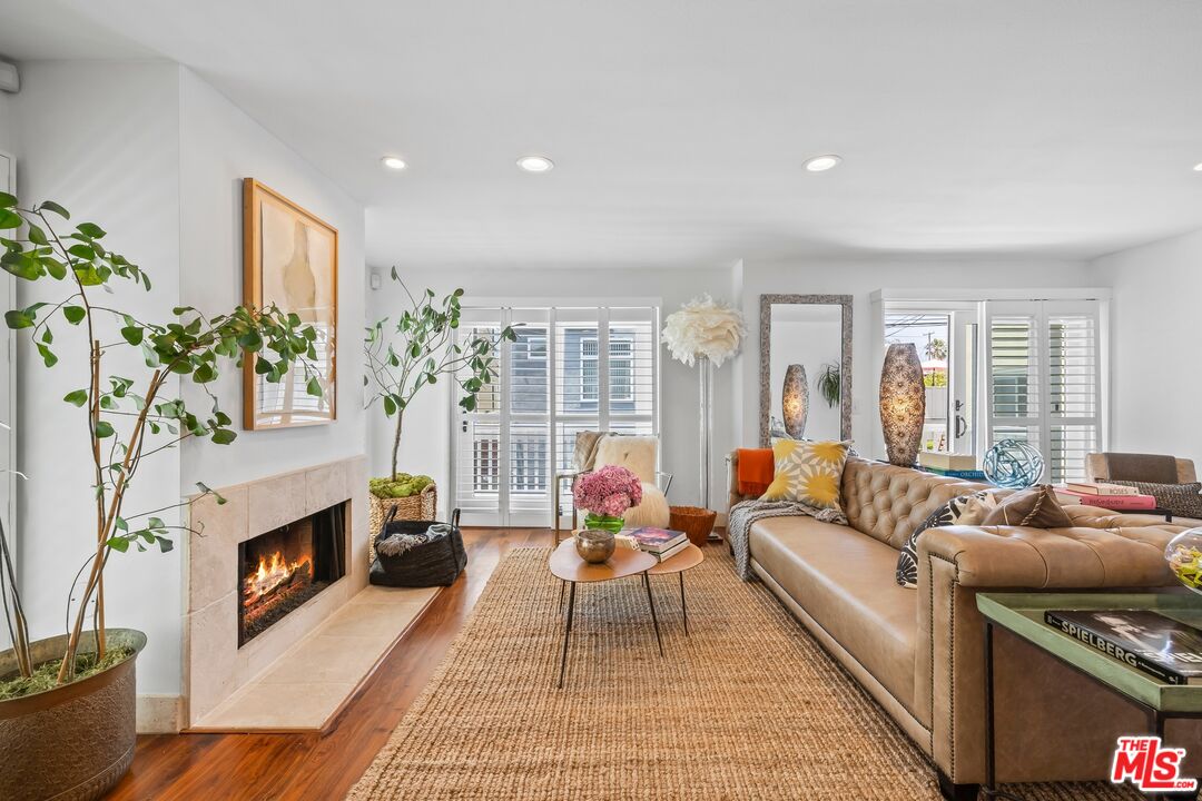 17 20th Ave Unit: B