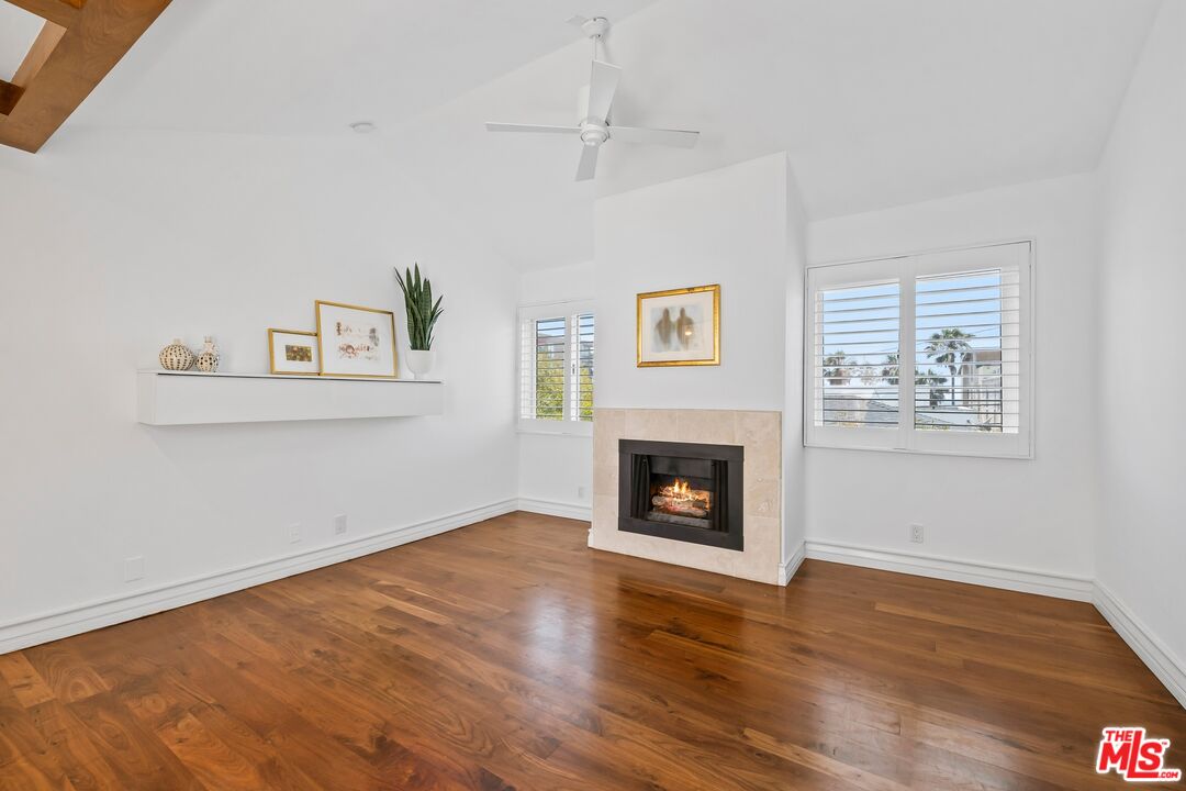 17 20th Ave Unit: B