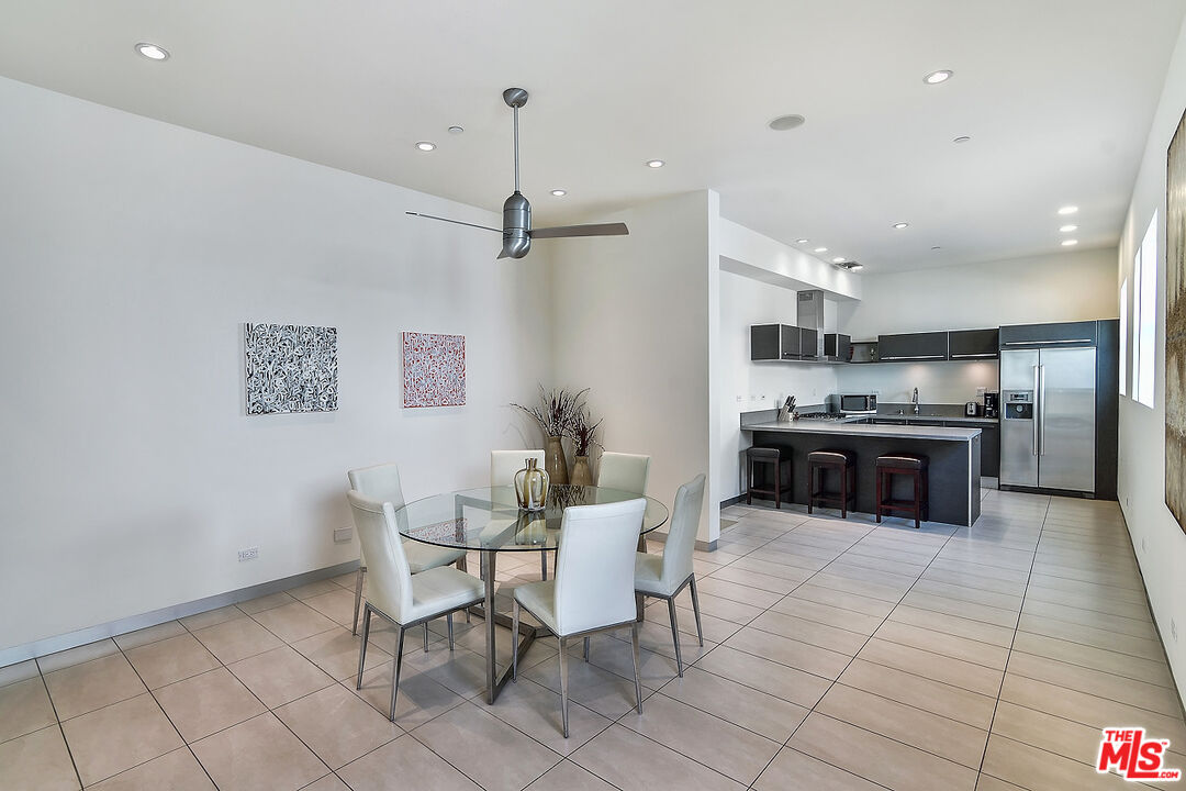711 WESTBOURNE DR