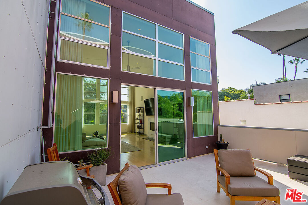 711 WESTBOURNE DR