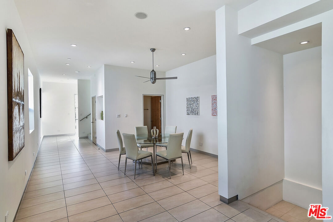 711 WESTBOURNE DR