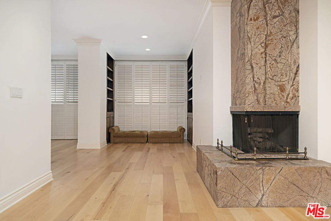 1333 S Beverly Glen Unit: 302