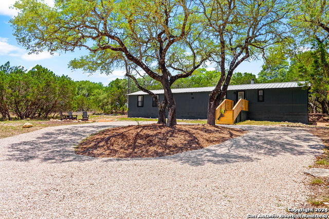 5228 CHIMNEY ROCK