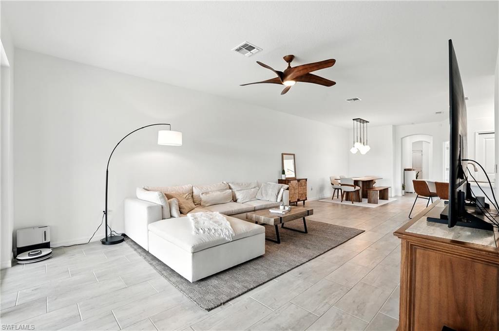 1676 Alameda DR