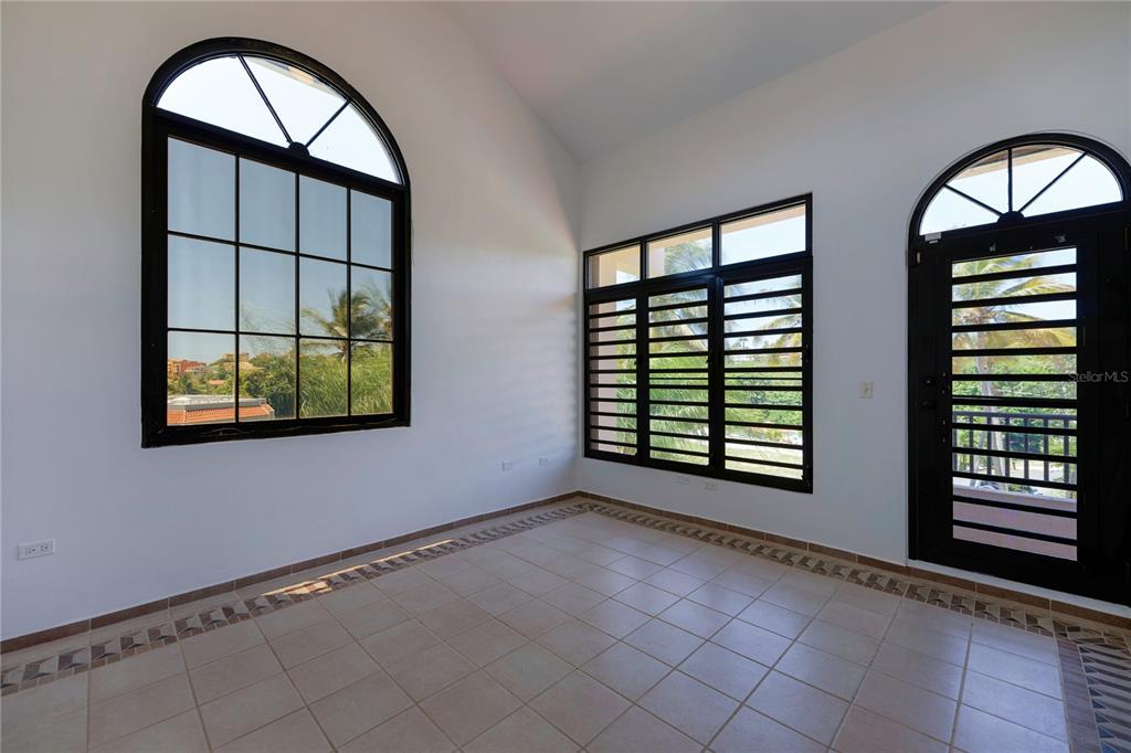 7 HARBOUR VIEW