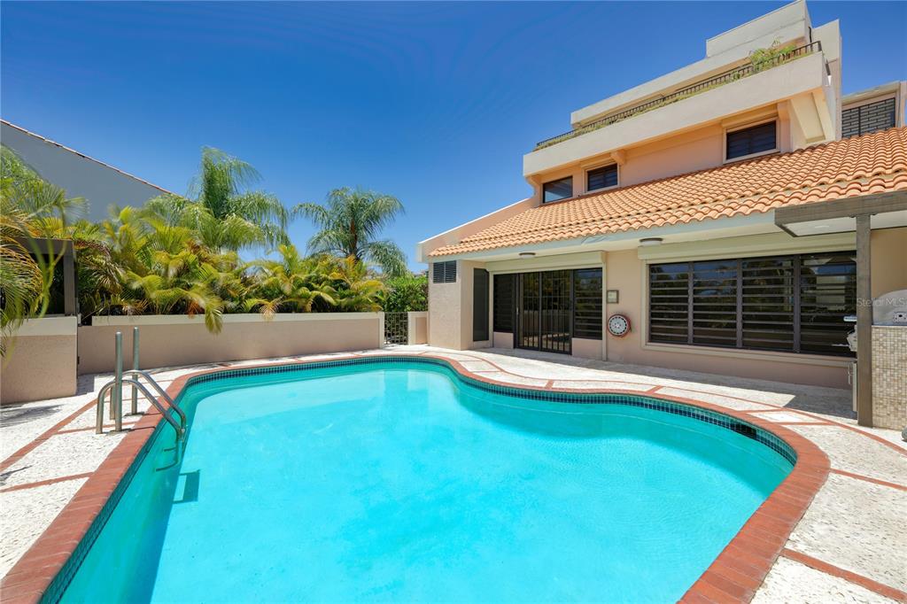 7 HARBOUR VIEW