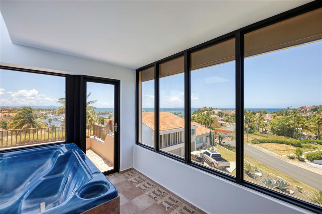7 HARBOUR VIEW