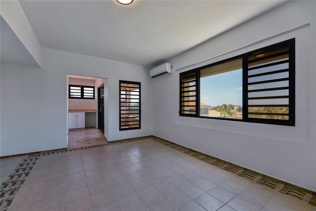 7 HARBOUR VIEW