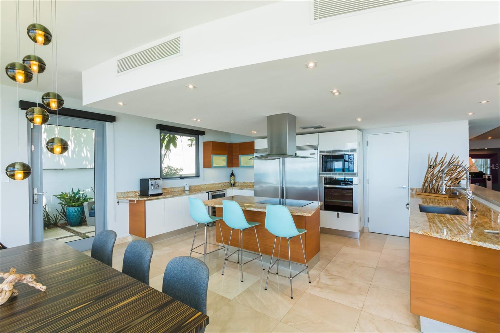 1 ALMENDRO ST #101