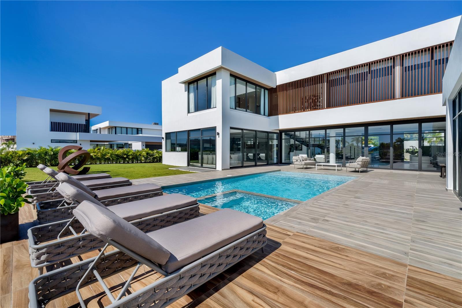 38 DORADO COUNTRY ESTATES