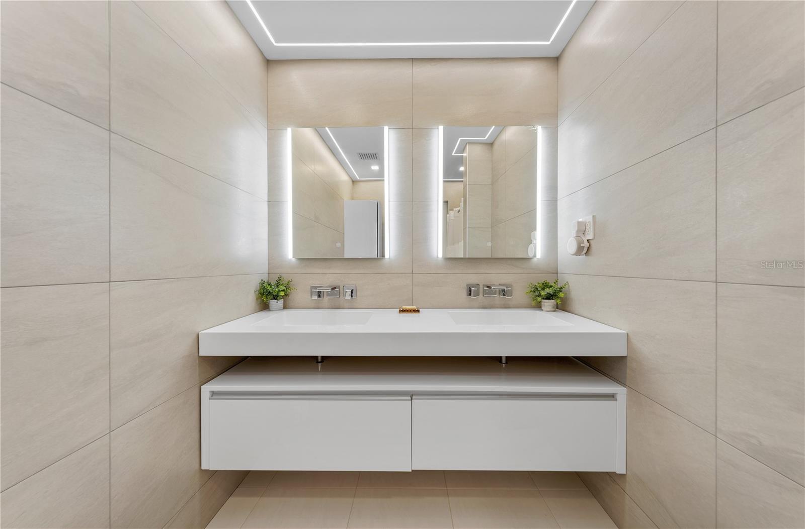 100 DEL MUELLE ST #3705