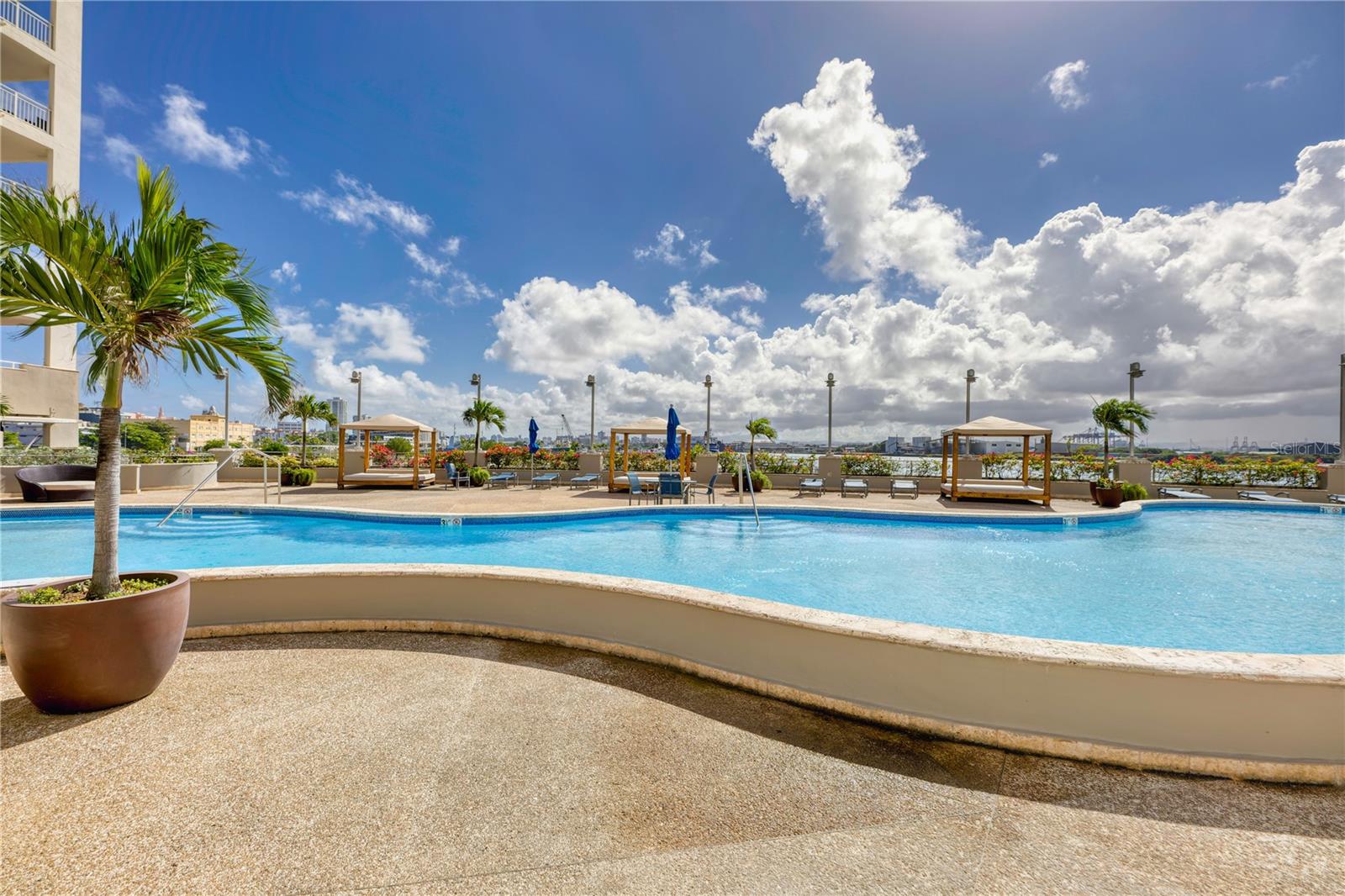 100 DEL MUELLE ST #3705