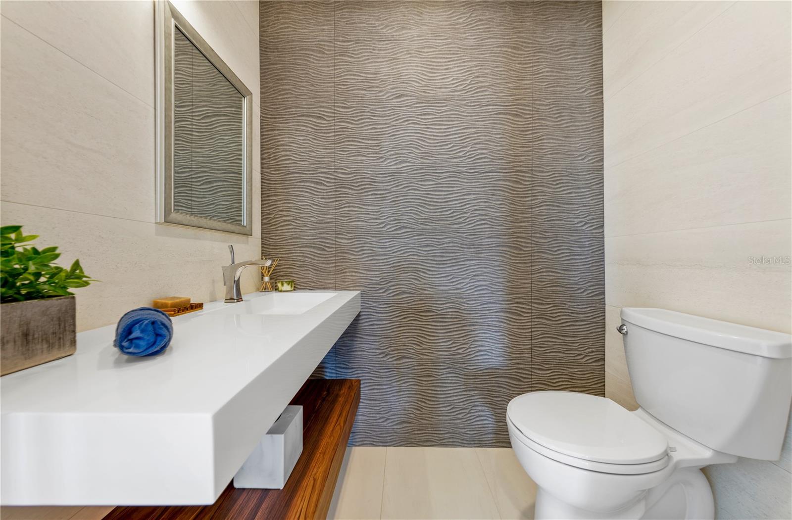 100 DEL MUELLE ST #3705