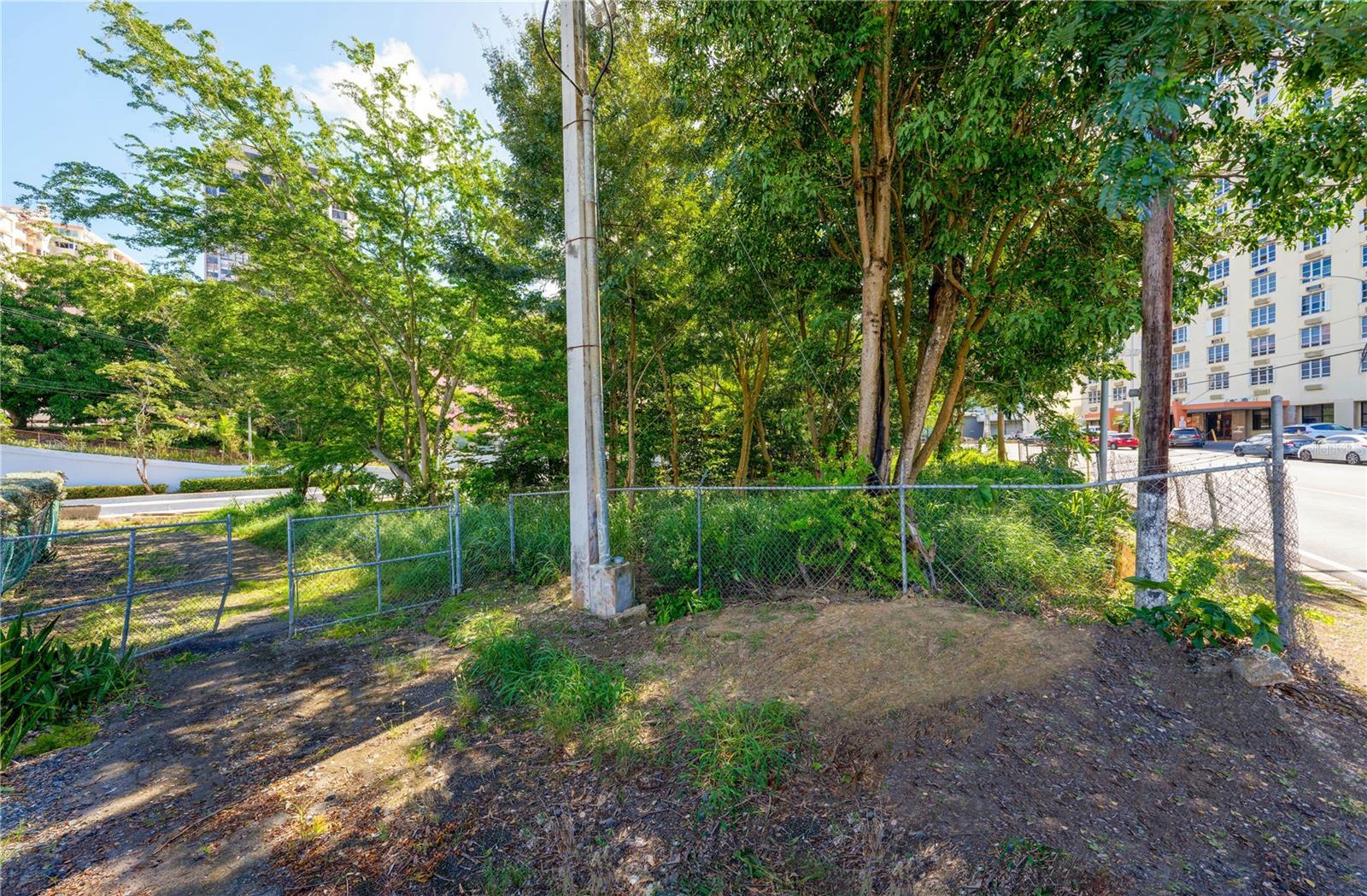 631 FERNANDEZ JUNCOS AVE