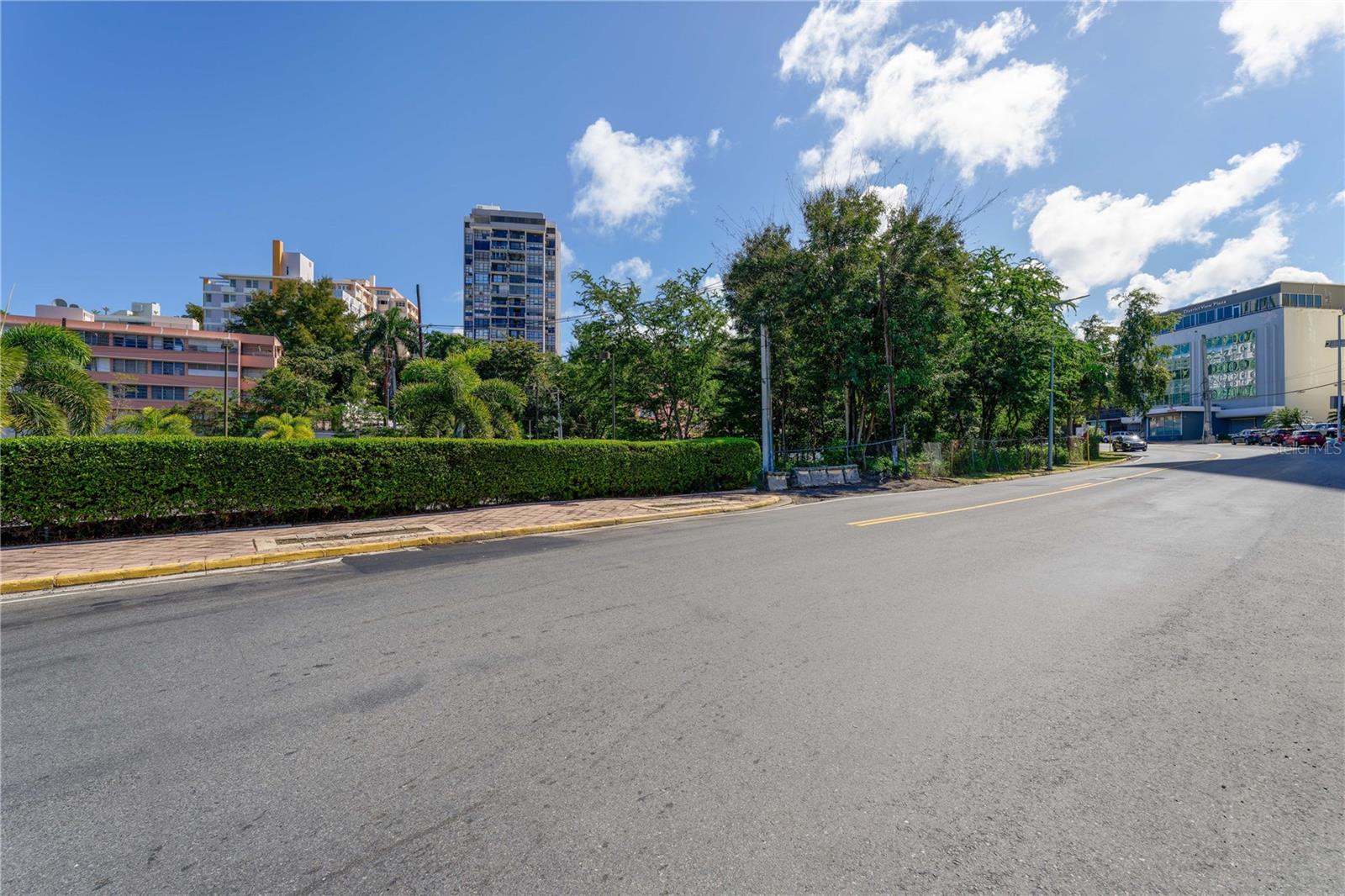 631 FERNANDEZ JUNCOS AVE