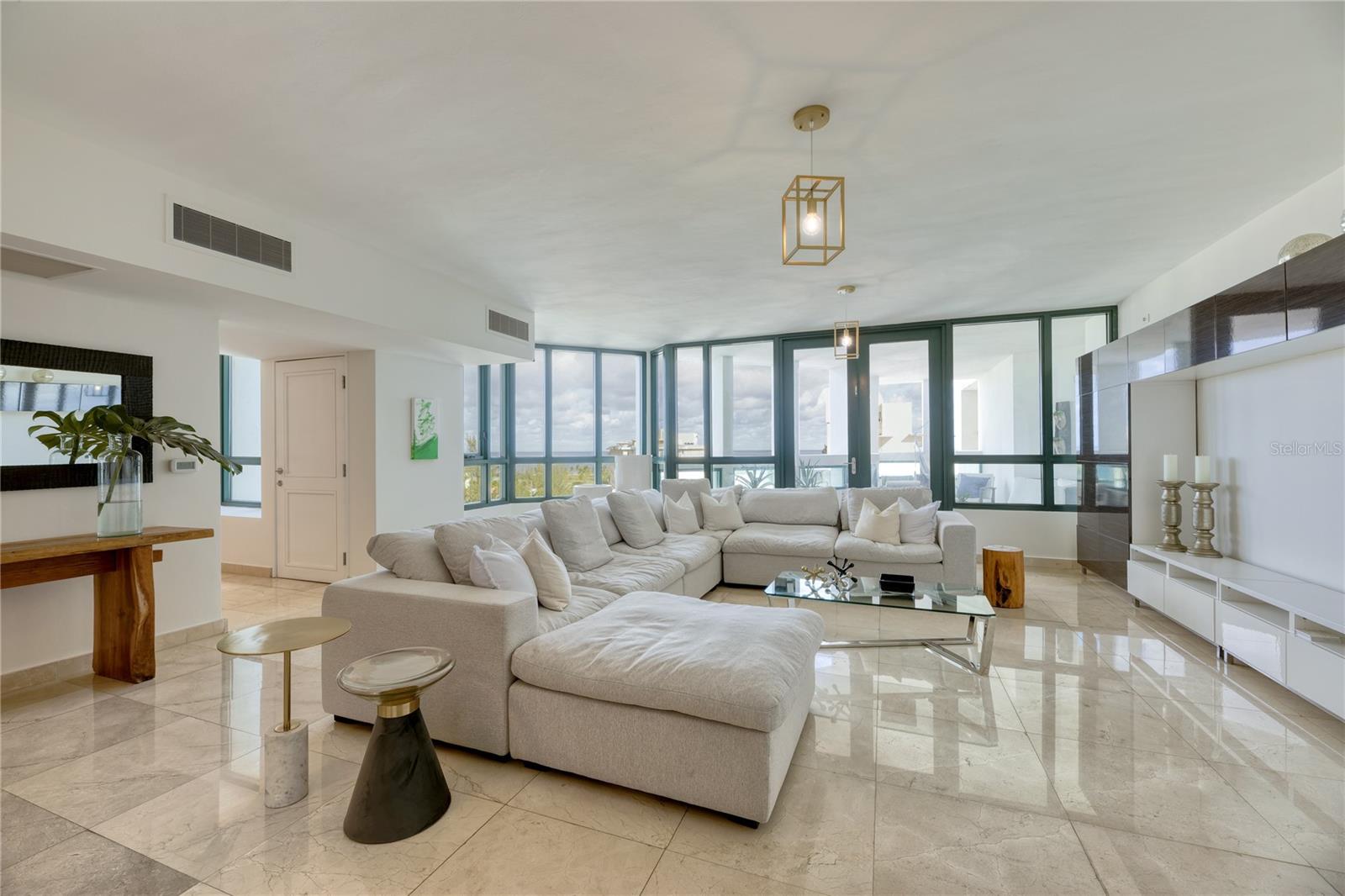 35 MUNOZ RIVERA AVE #901