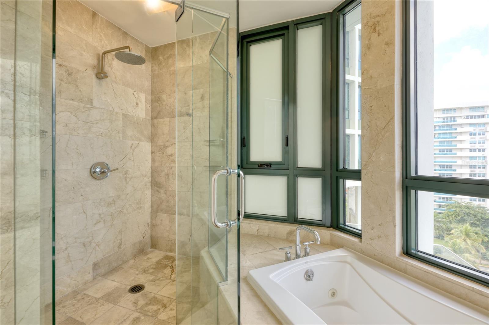 35 MUNOZ RIVERA AVE #901
