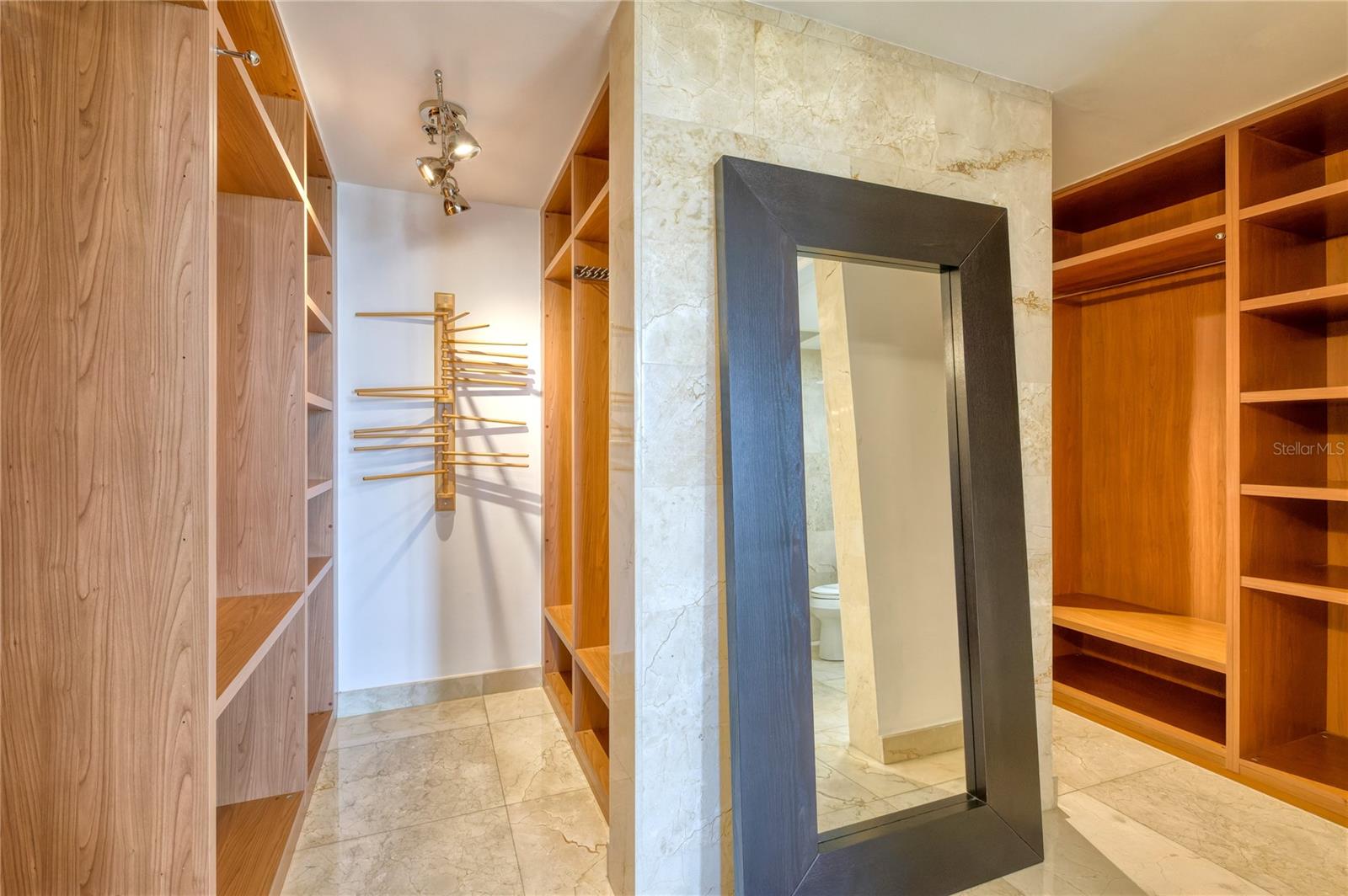 35 MUNOZ RIVERA AVE #901