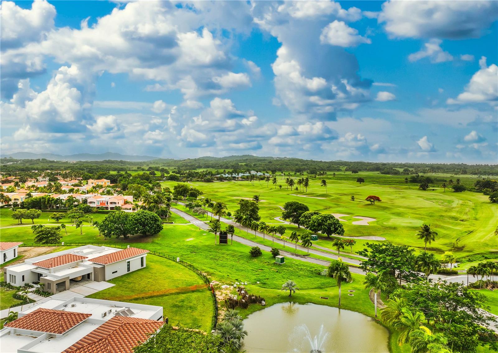 28 LOS LAGOS