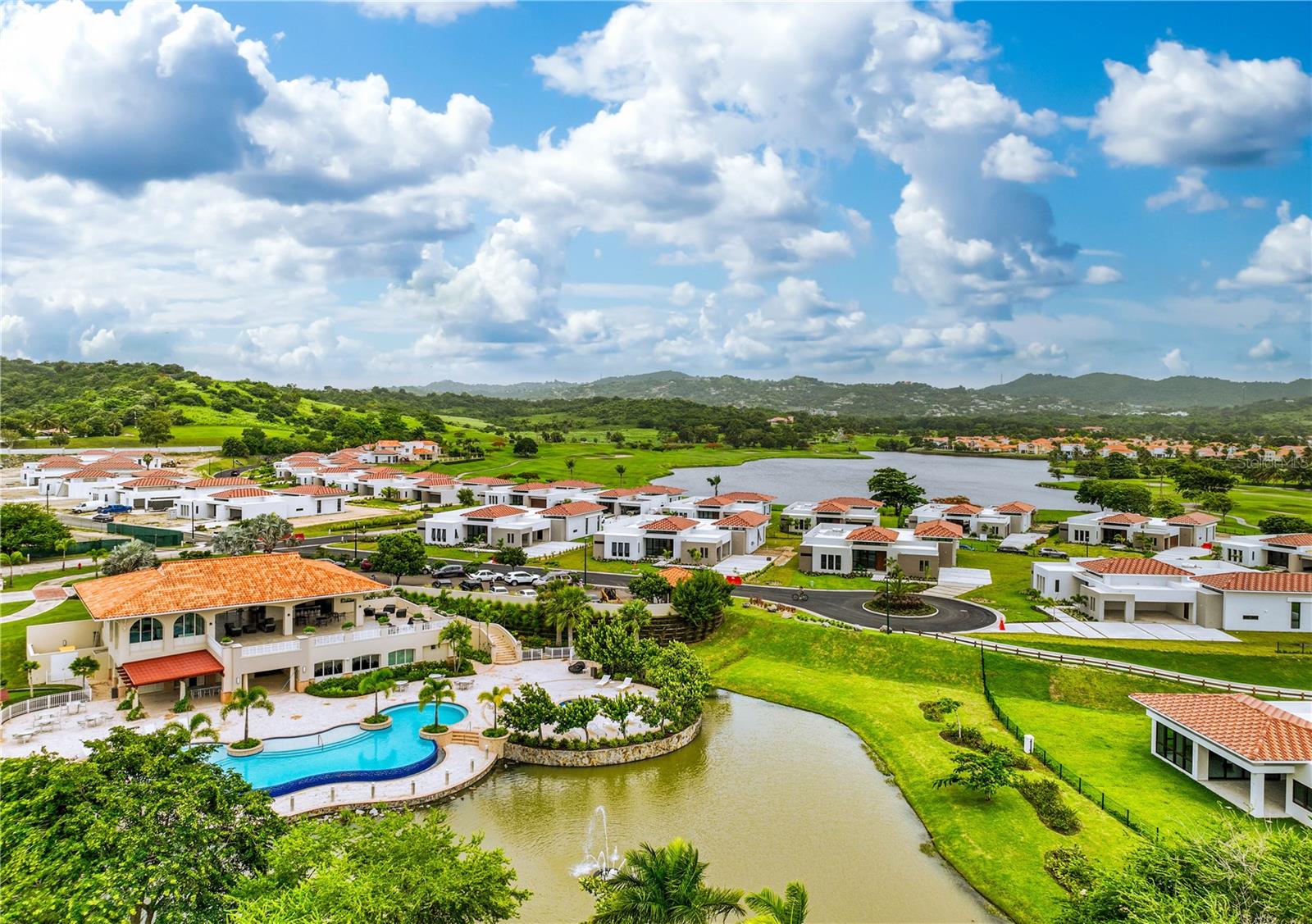 28 LOS LAGOS