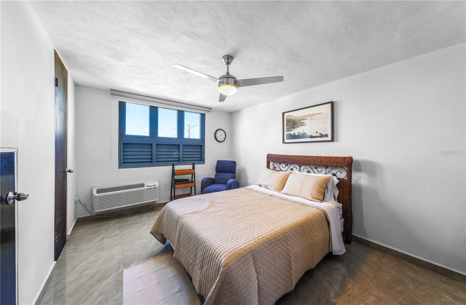 27 FORTE ST #4