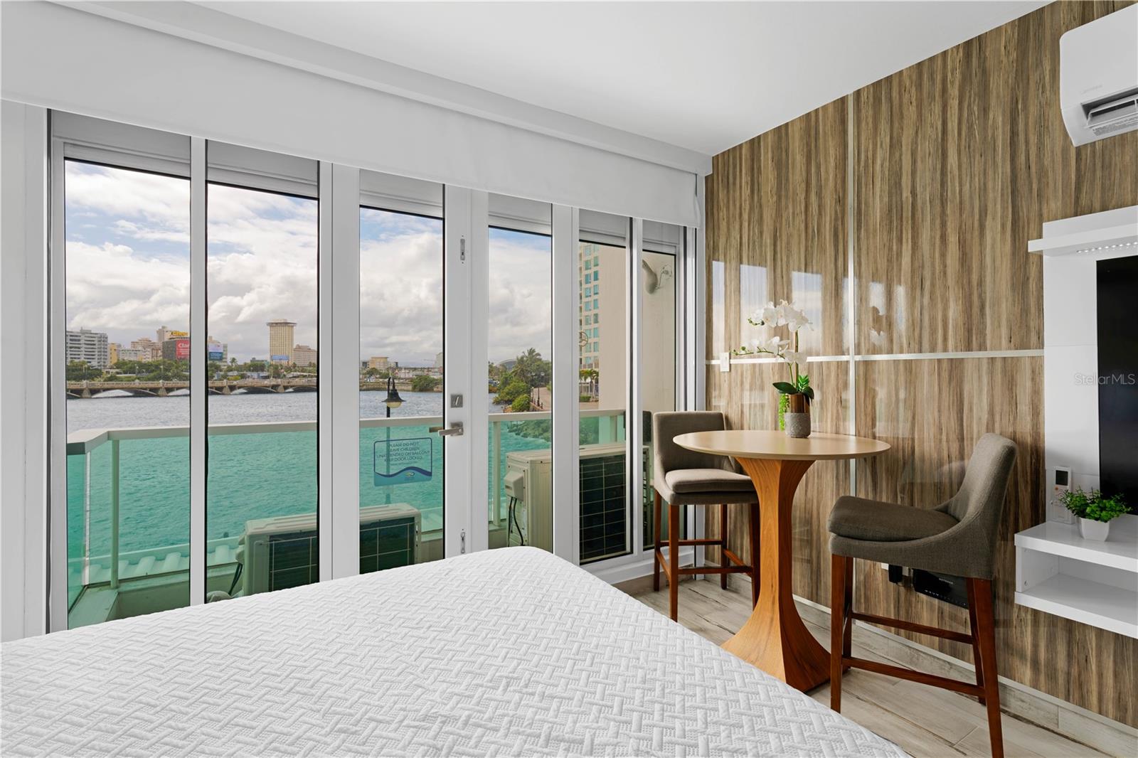 1 LOS ROSALES ST #7222-7223