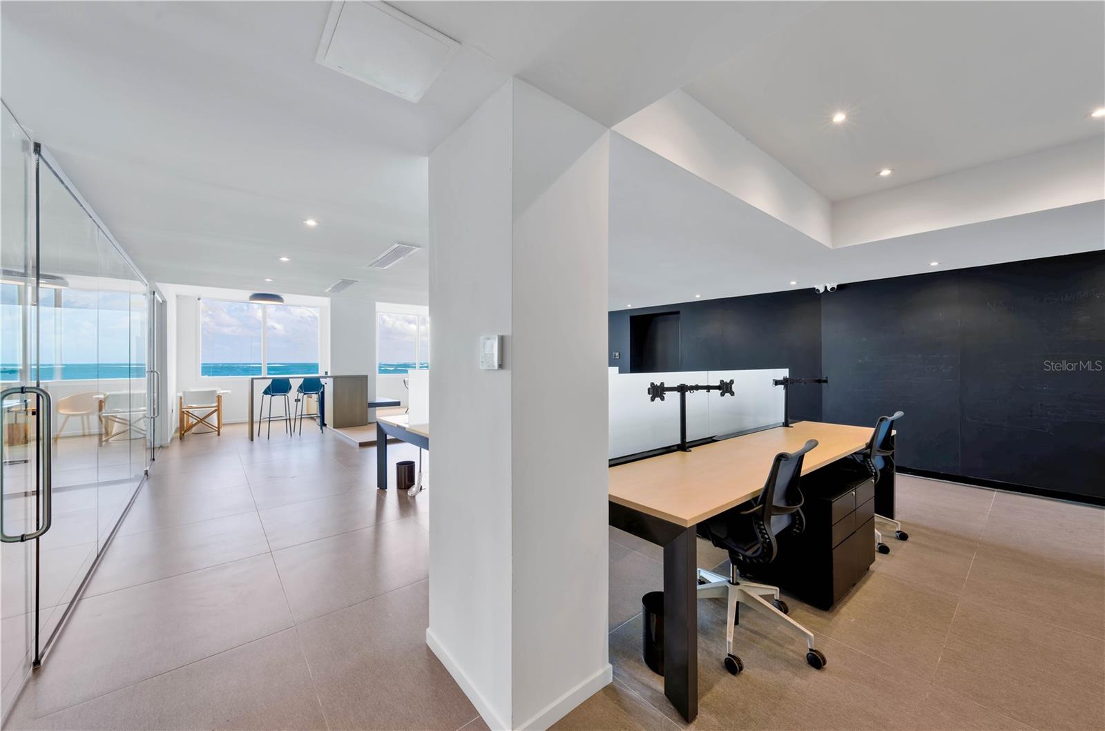 1035 ASHFORD AVE #C1
