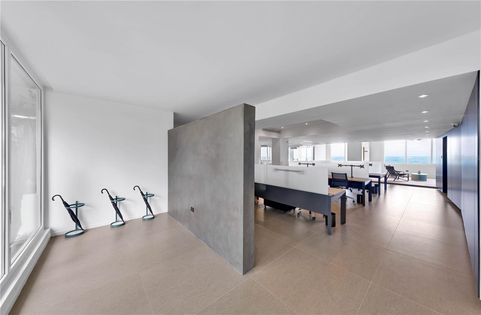 1035 ASHFORD AVE #C1